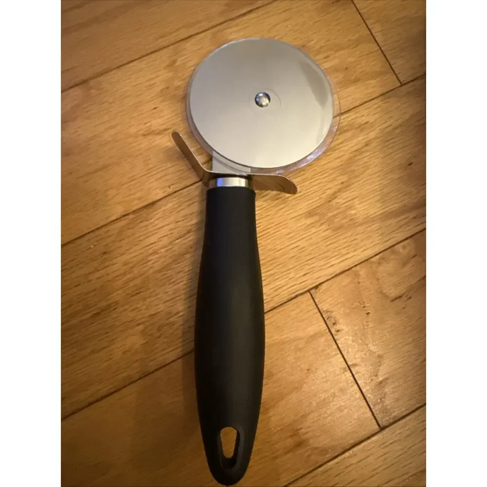 NIB Large Pizza Cutter Wheel Stainless Steel Slicer Cutting Kitchen Tool